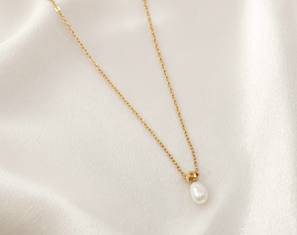 Luce Pearl Necklace